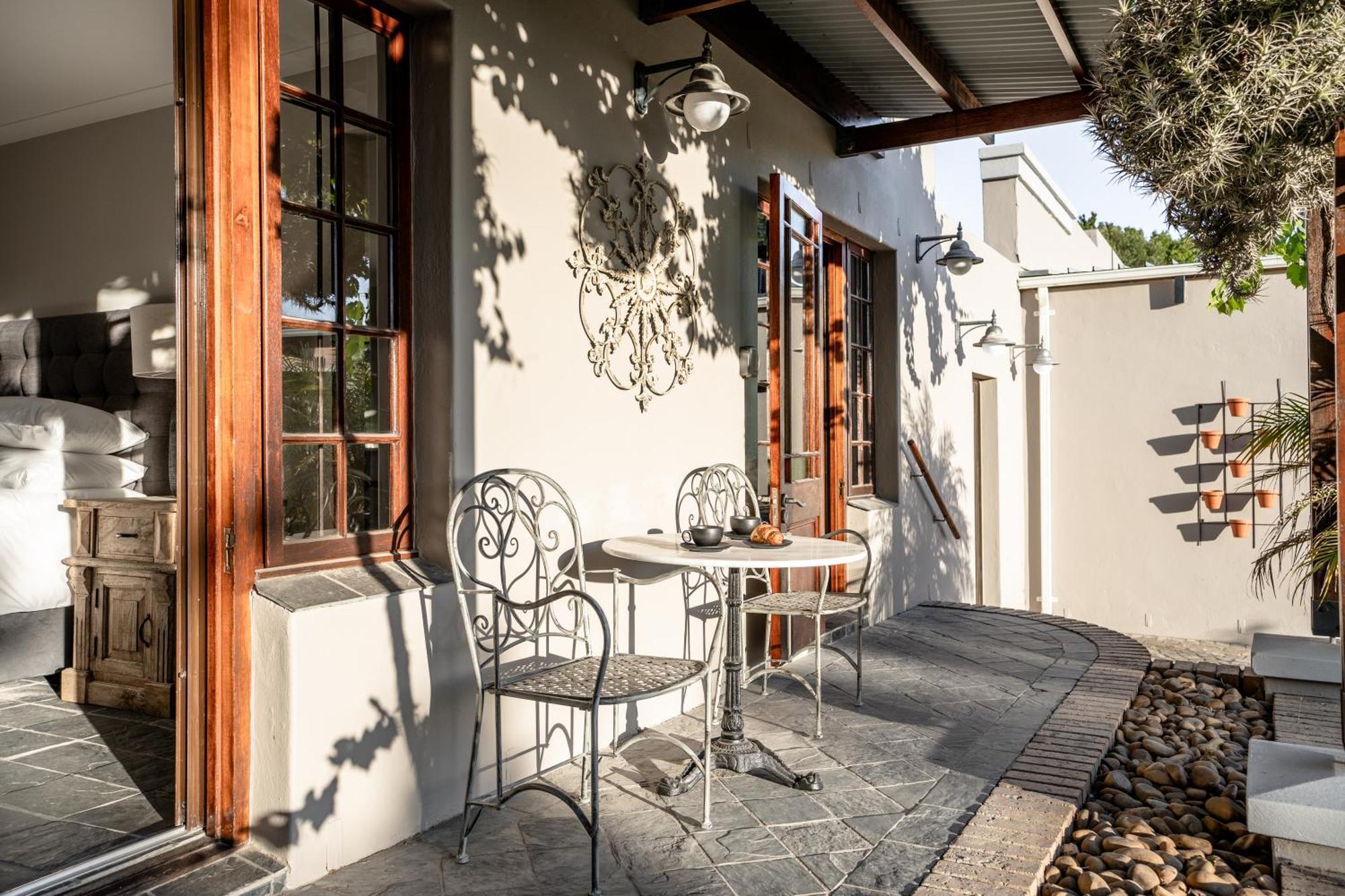 Avemore Time Out - Full Power Back Up Apartment Stellenbosch
